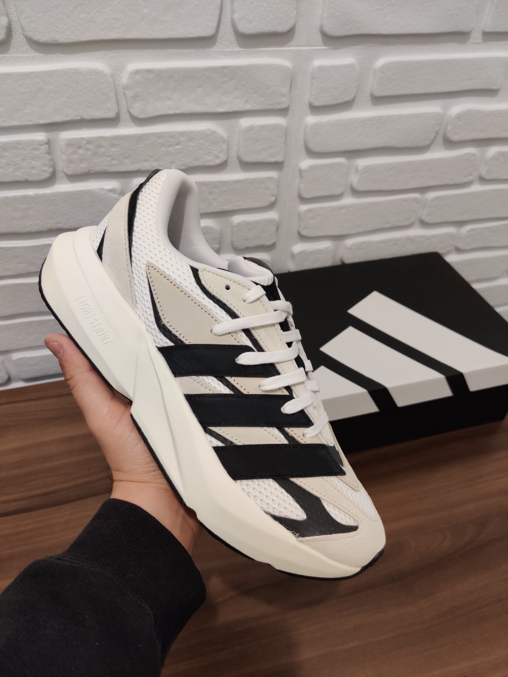 adidas Lightblaze Alumina Core Black Cloud White — 42, Novo