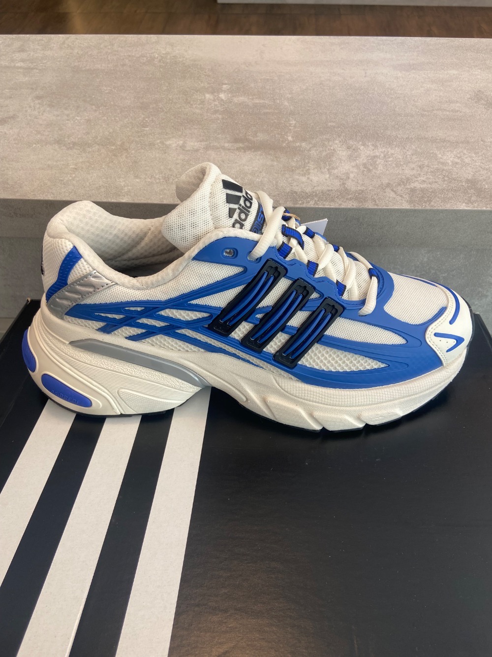 adidas Adistar XLG 2.0 Hi-Res Blue Core Black Off White — 38 / 39 / 40 / 41 / 42 / 43 / 44, Novo