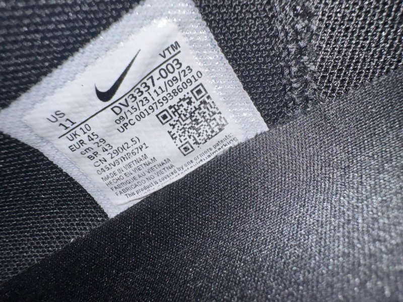 Foto 2 de Nike Air Max DN Black White Cool Grey — 43, Usado