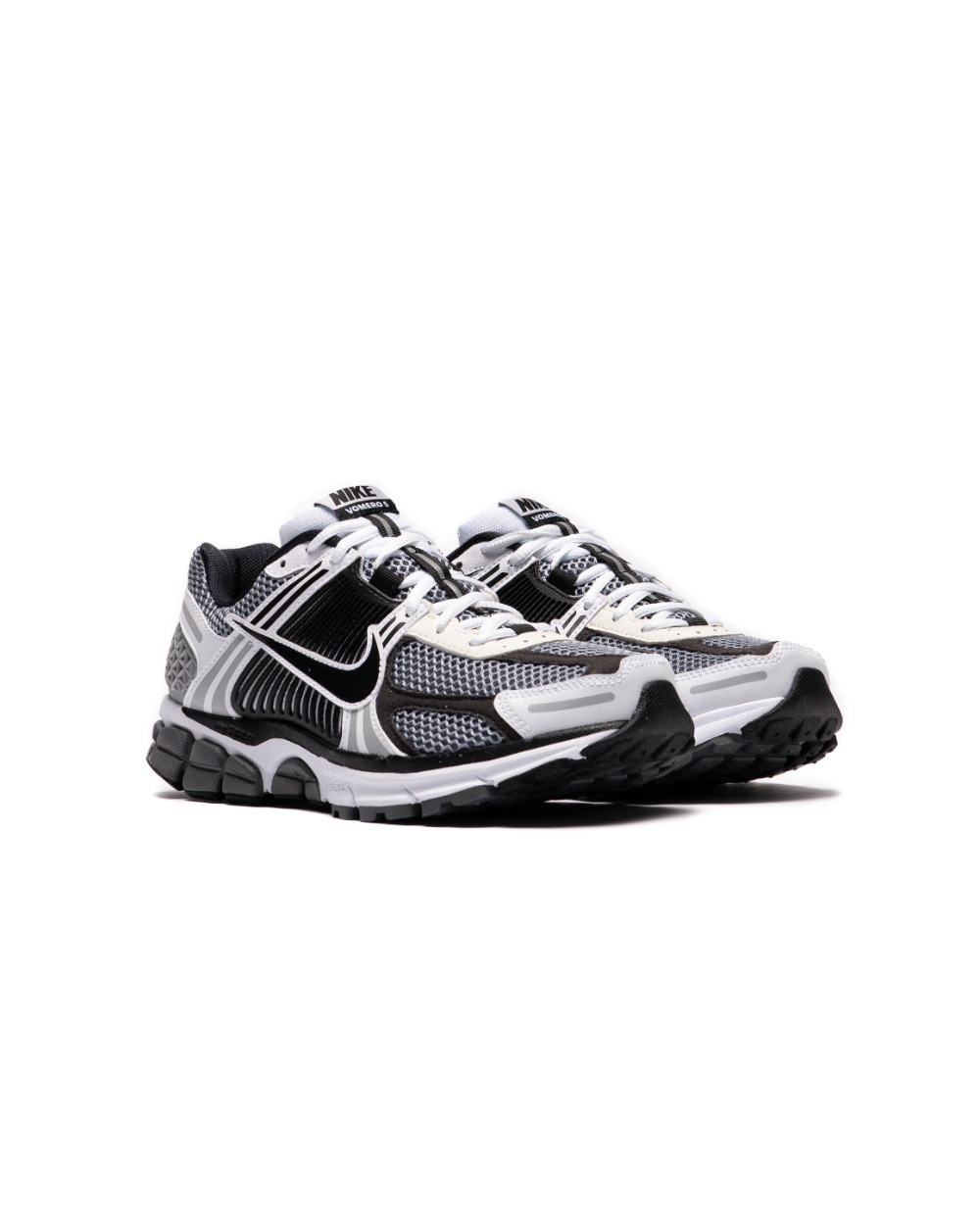 Nike Zoom Vomero 5 SE Dark Grey White Sail Black — 47, Novo