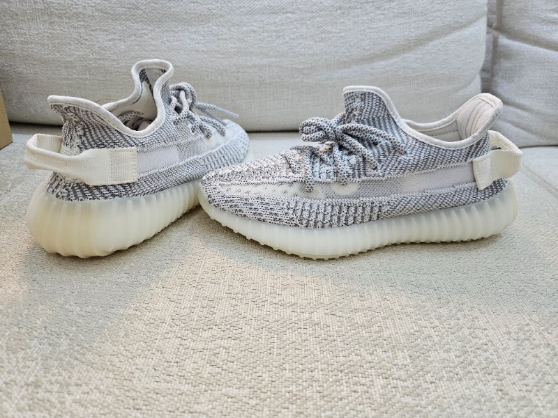 Foto 2 de Yeezy 350 V2 Static Non-Reflective (2023) — 36, Novo