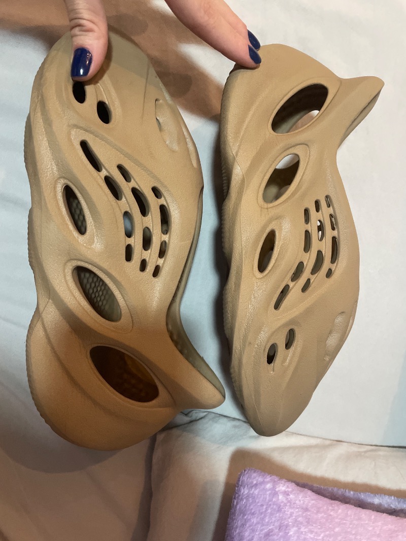 Foto 2 de Yeezy Foam Runner Clay Taupe — 38, Usado