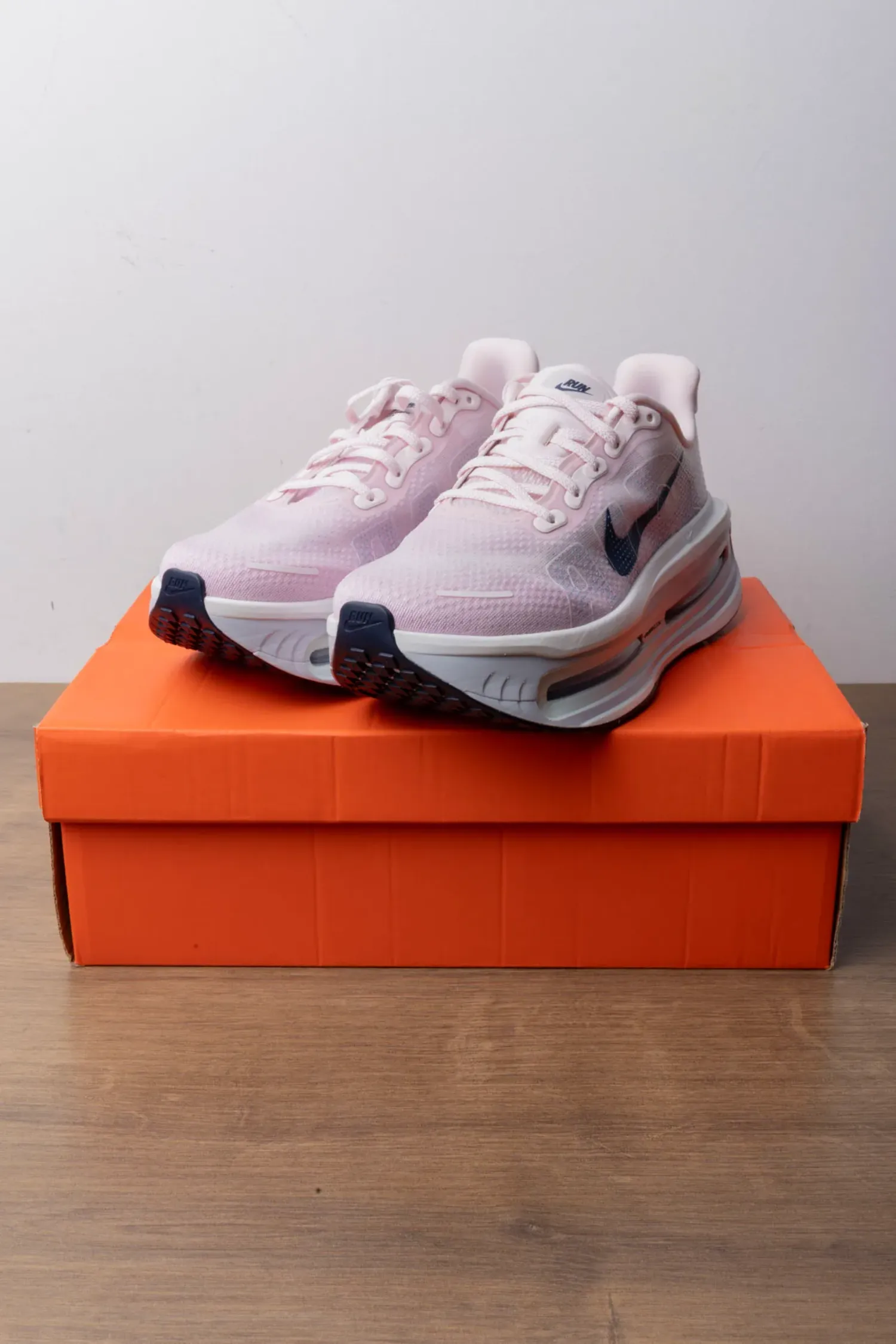 Nike Vomero Premium Pearl Pink Midnight Navy Feminino — 39.5, Novo
