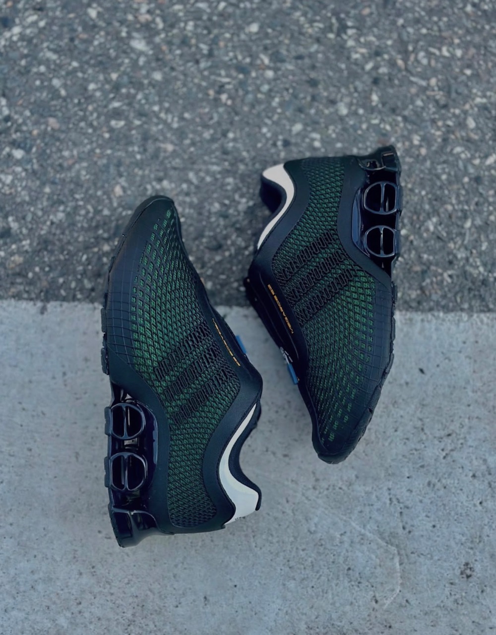 Class x adidas Megaride S2 Core Black Amazon Green — 40, Novo