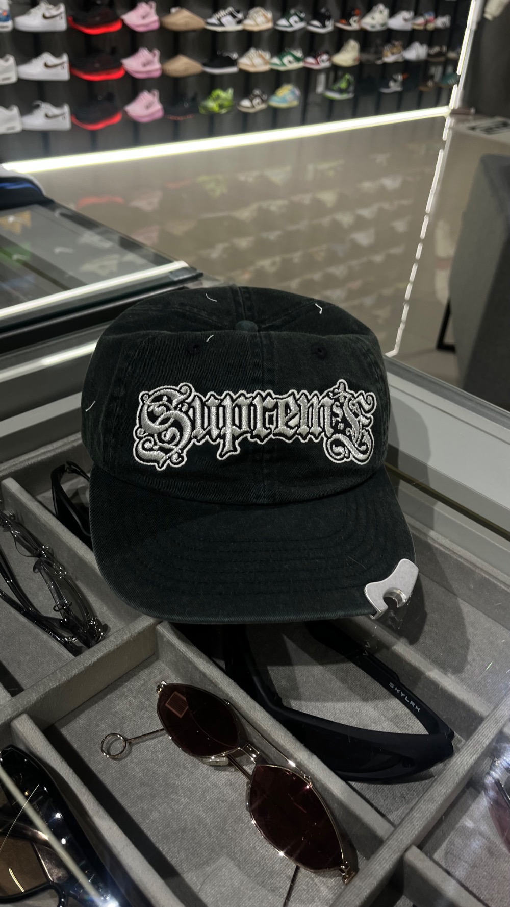 Boné Supreme Bottle Opener Black FW26-W3 — Único, Novo
