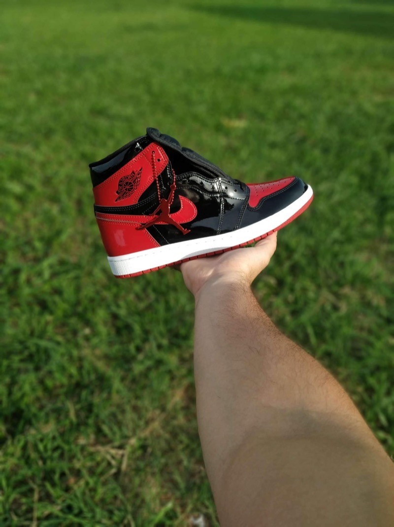 Air Jordan 1 High Patent Bred — 39 / 41 / 42, Novo