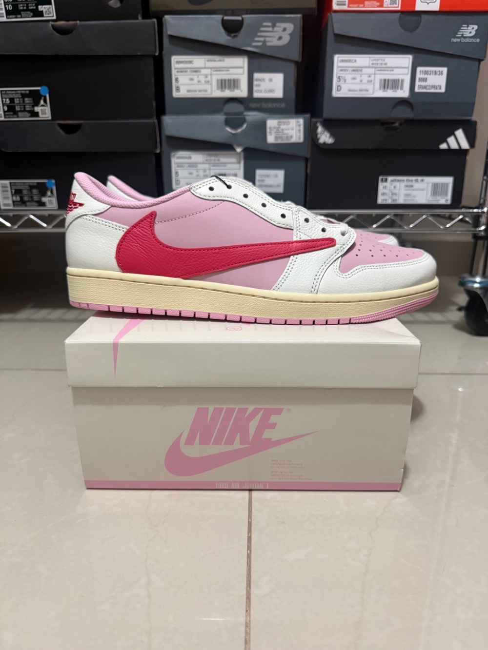 Travis Scott x Air Jordan 1 Low OG SP Sail Tropical Pink — 44, Novo