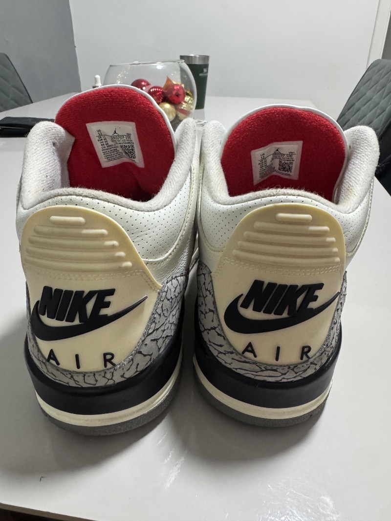 Foto 4 de Air Jordan 3 White Cement Reimagined — 44, Usado