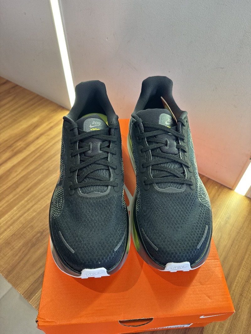 Foto 3 de Nike Vomero Premium Black Volt — 41, Novo