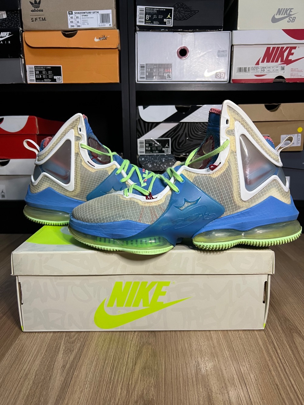 Nike LeBron 19 Dutch Blue Lime Glow — 44.5 / 45, Usado