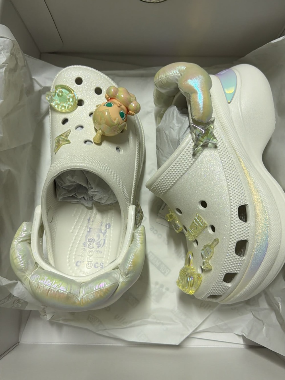 Pop Mart x Crocs Bae Clog Molly White — 35 / 36 / 37 / 38 / 39, Novo