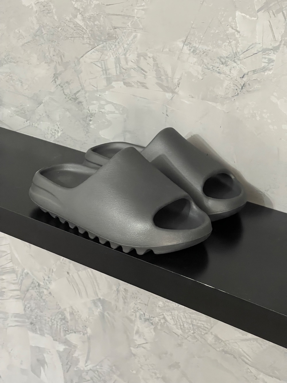 Yeezy Slide Onyx — 40 / 40/1, Novo
