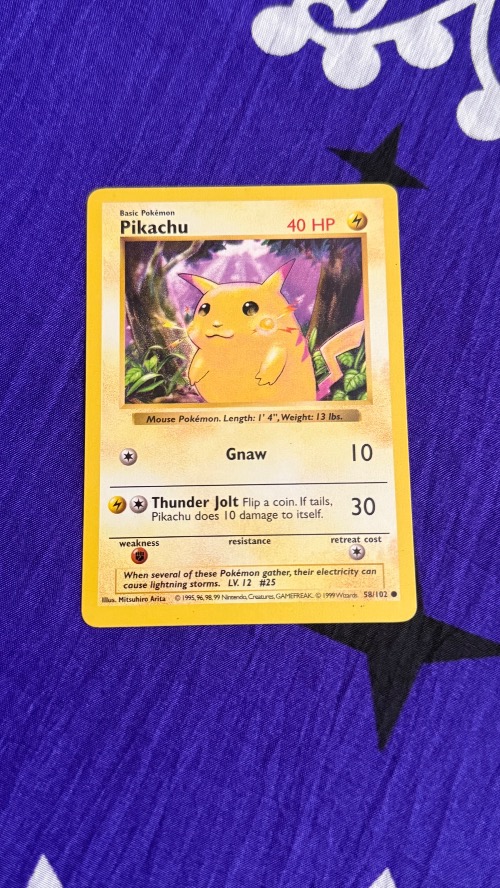 Pikachu (58/102) Base Set Pokémon TCG — Moderately Played, Usado