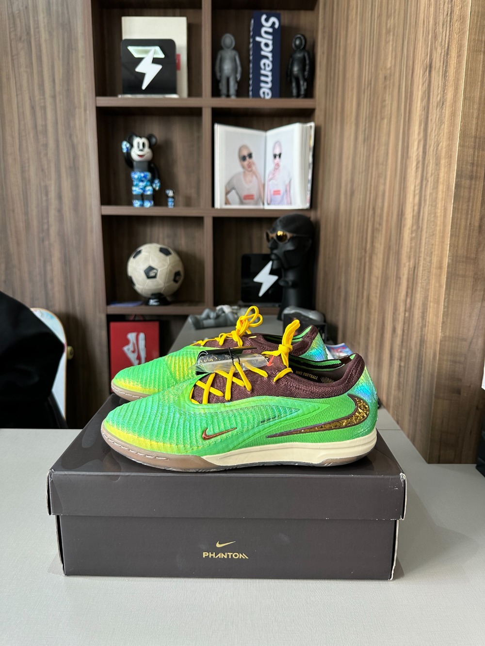 Cactus Jack x Nike Chuteira Phantom 6 Low Indoor Earth Metallic Gold — 41, Novo