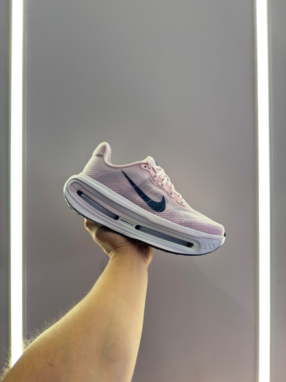 Nike Vomero Premium Pearl Pink Midnight Navy Feminino — 37, Novo