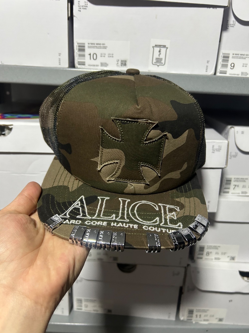 Boné Alice Hollywood Atelier Trucker Camo — Único, Novo