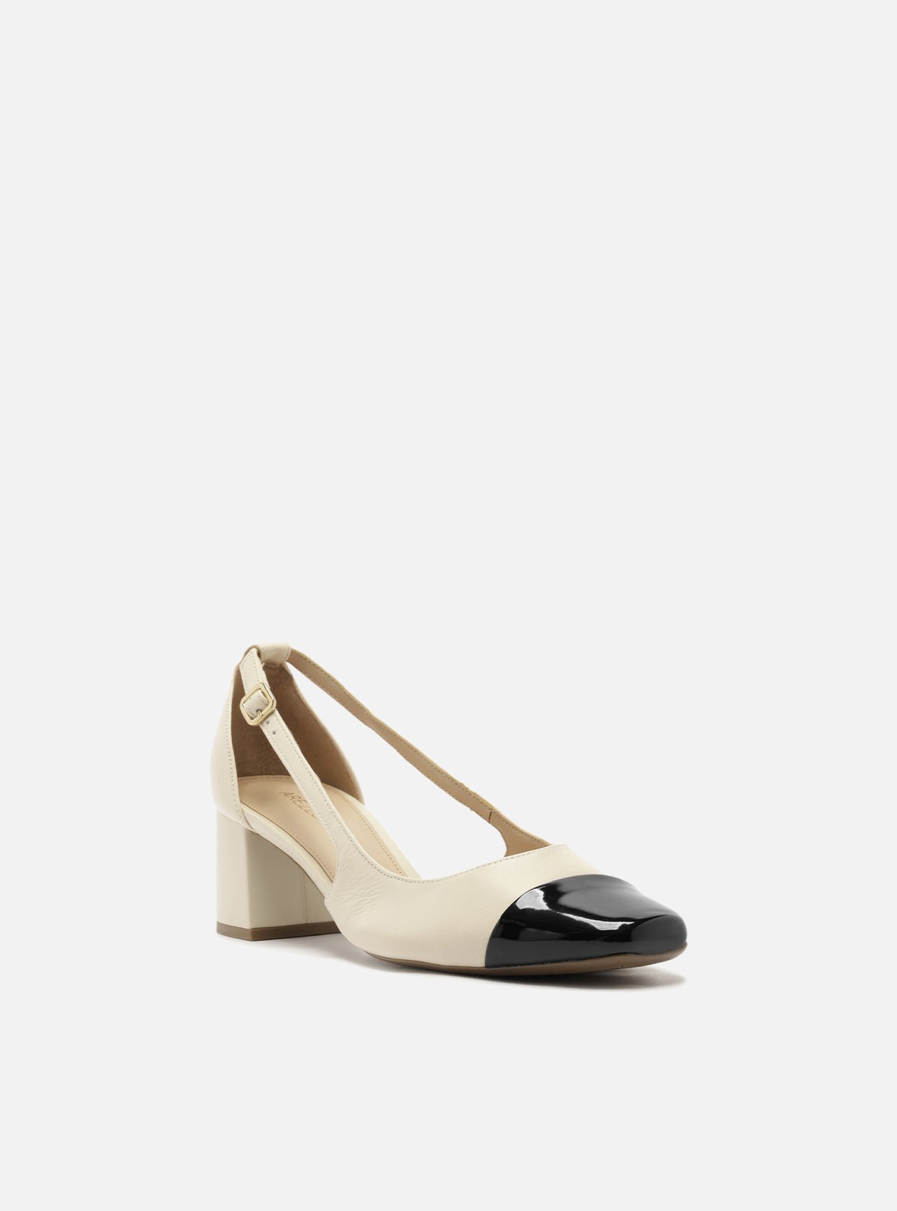 Foto 2 de Scarpin Off-White Couro Cap Toe Aberto