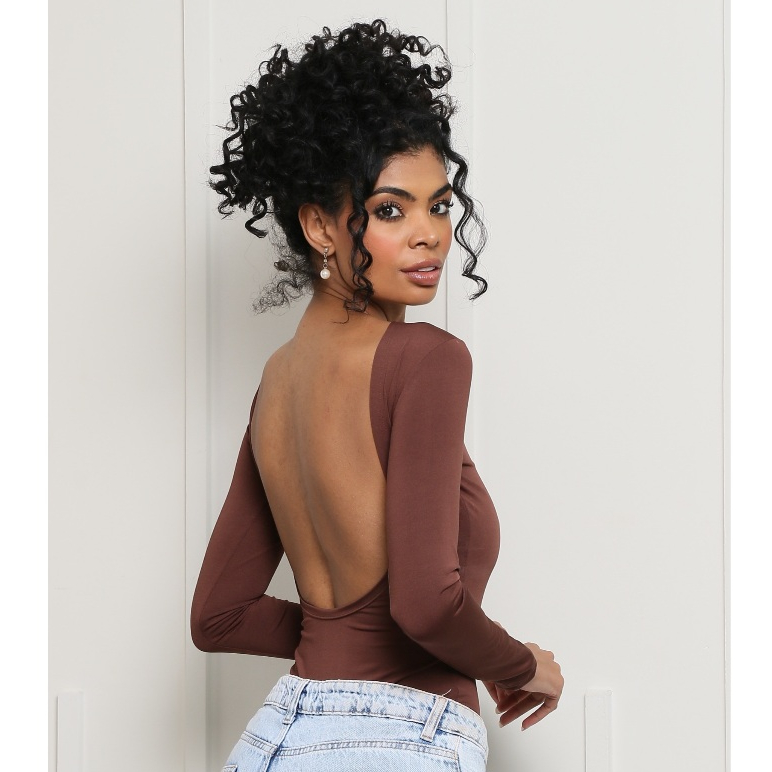 Body Manga Longa Marrom Aberto nas Costas