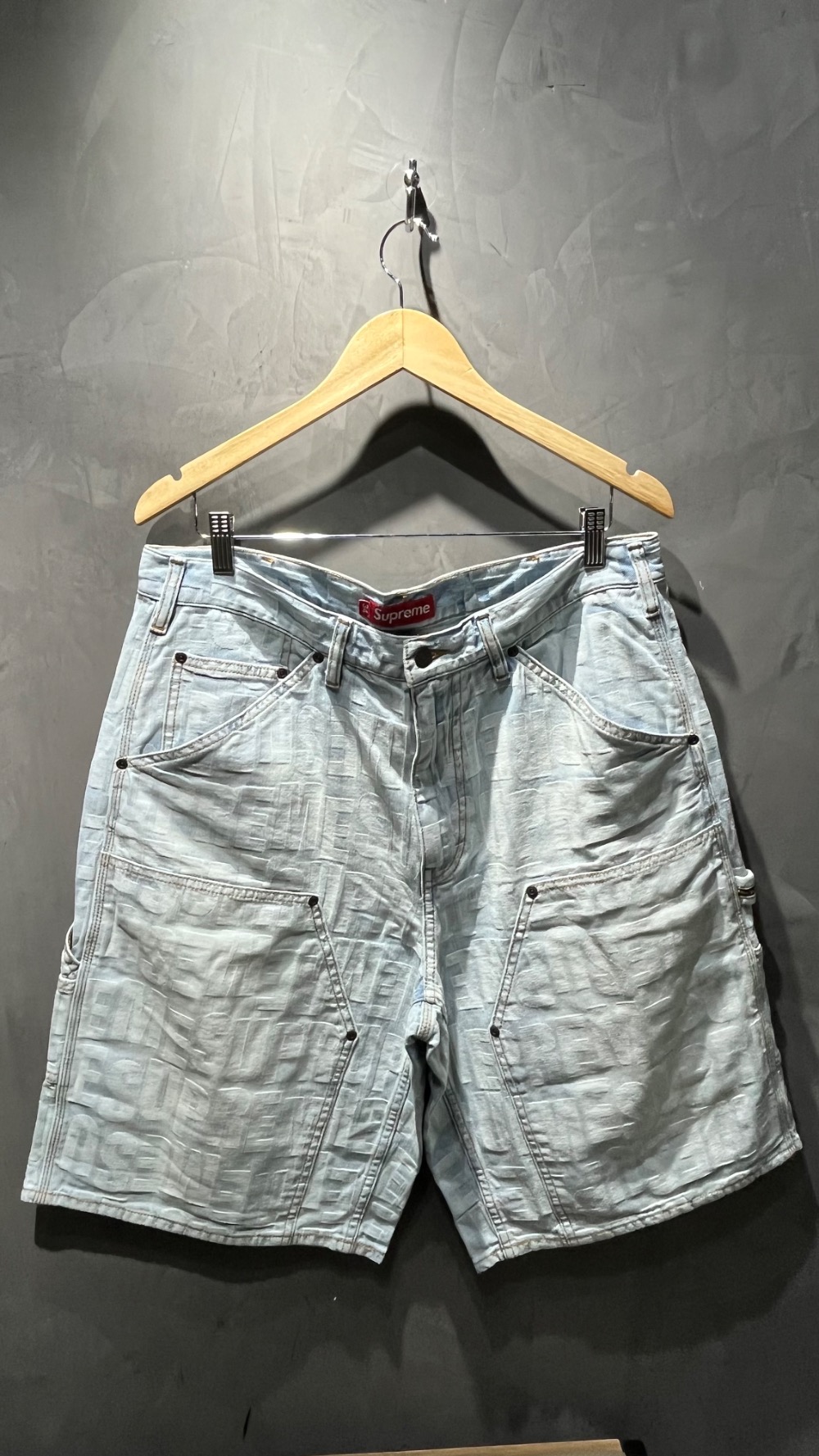 Shorts Supreme Repeat Jacquard Double Knee Denim Light Indigo SS26-W12 — 44, Novo