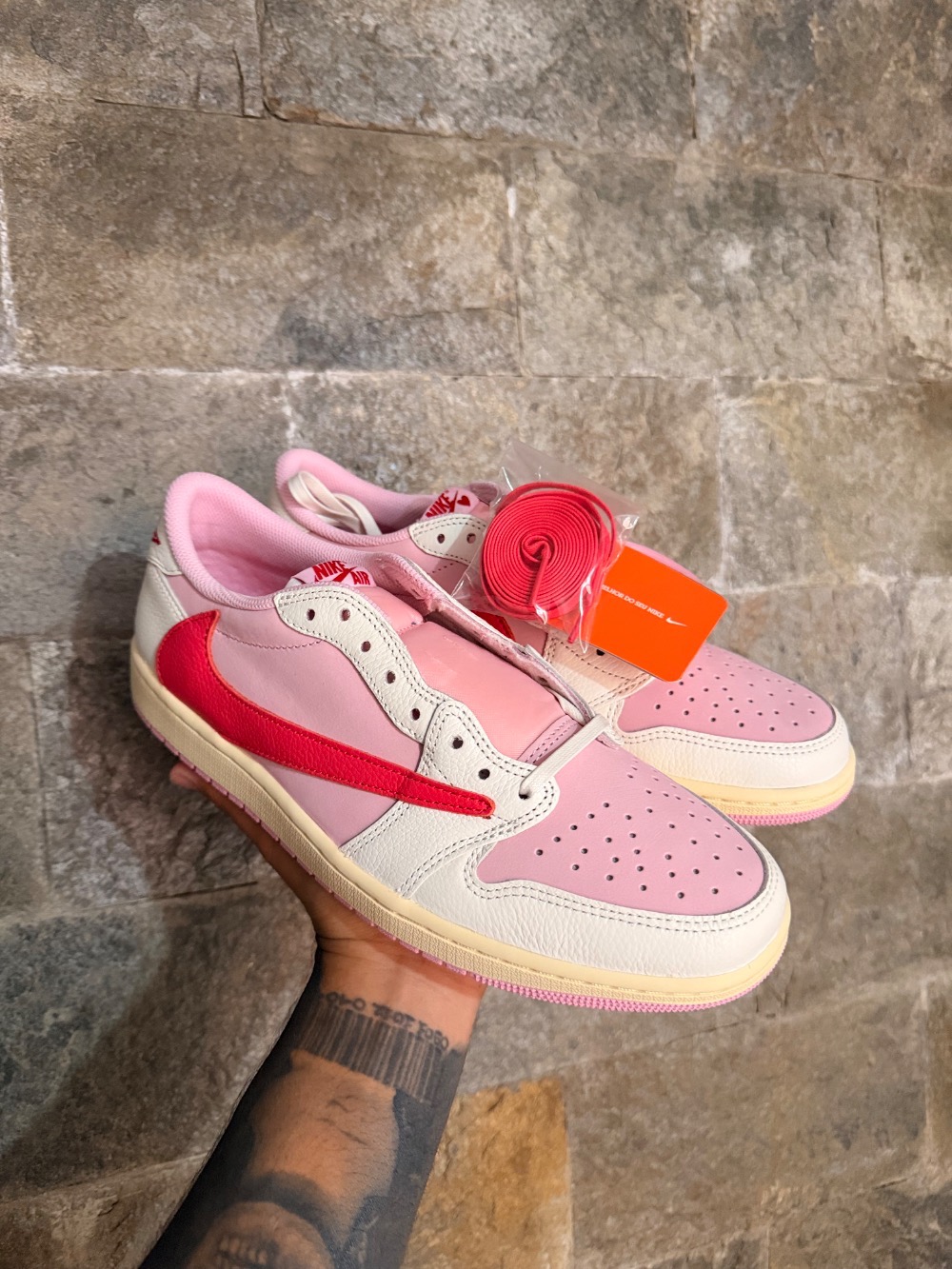 Travis Scott x Air Jordan 1 Low OG SP Sail Tropical Pink — 43, Novo