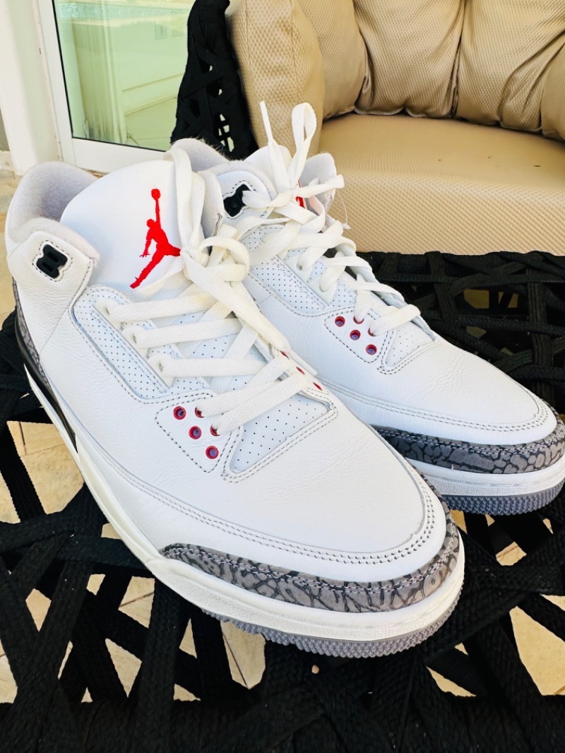 Foto 2 de Air Jordan 3 White Cement Reimagined — 43, Usado