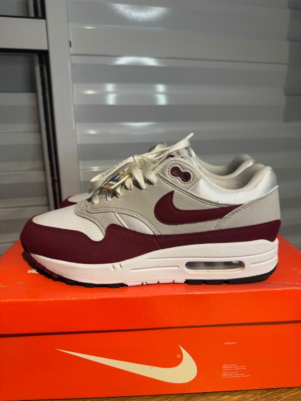 Stranger Things x Nike Air Max 1 '87 Steve Harrington — 39, Usado