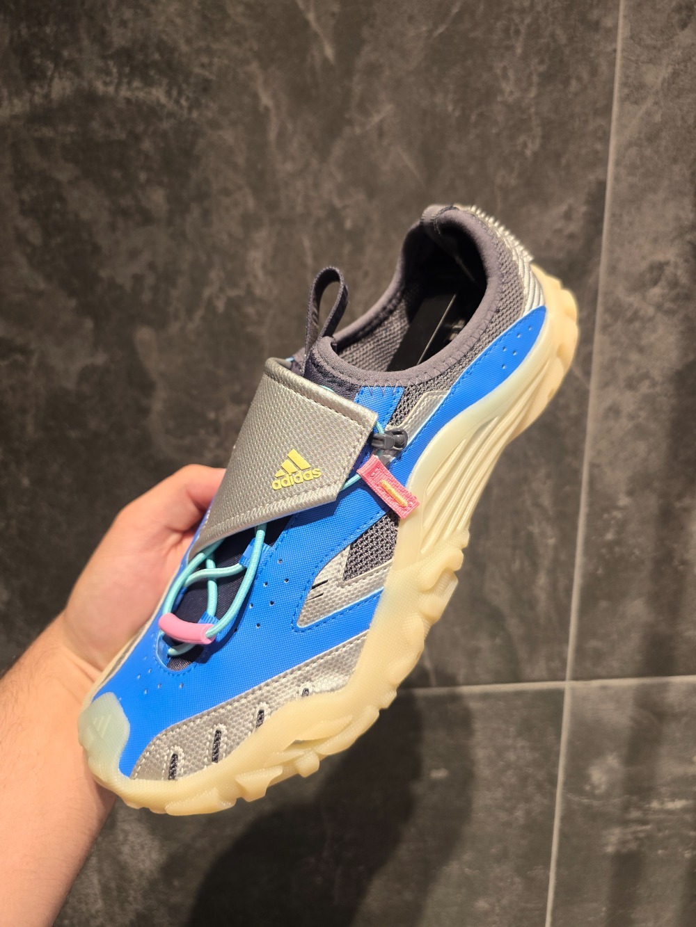 Pharrell Williams x adidas Water Moc Lucid Ray Blue Silver Metallic — 38 / 39 / 40 / 41 / 42 / 43, Novo
