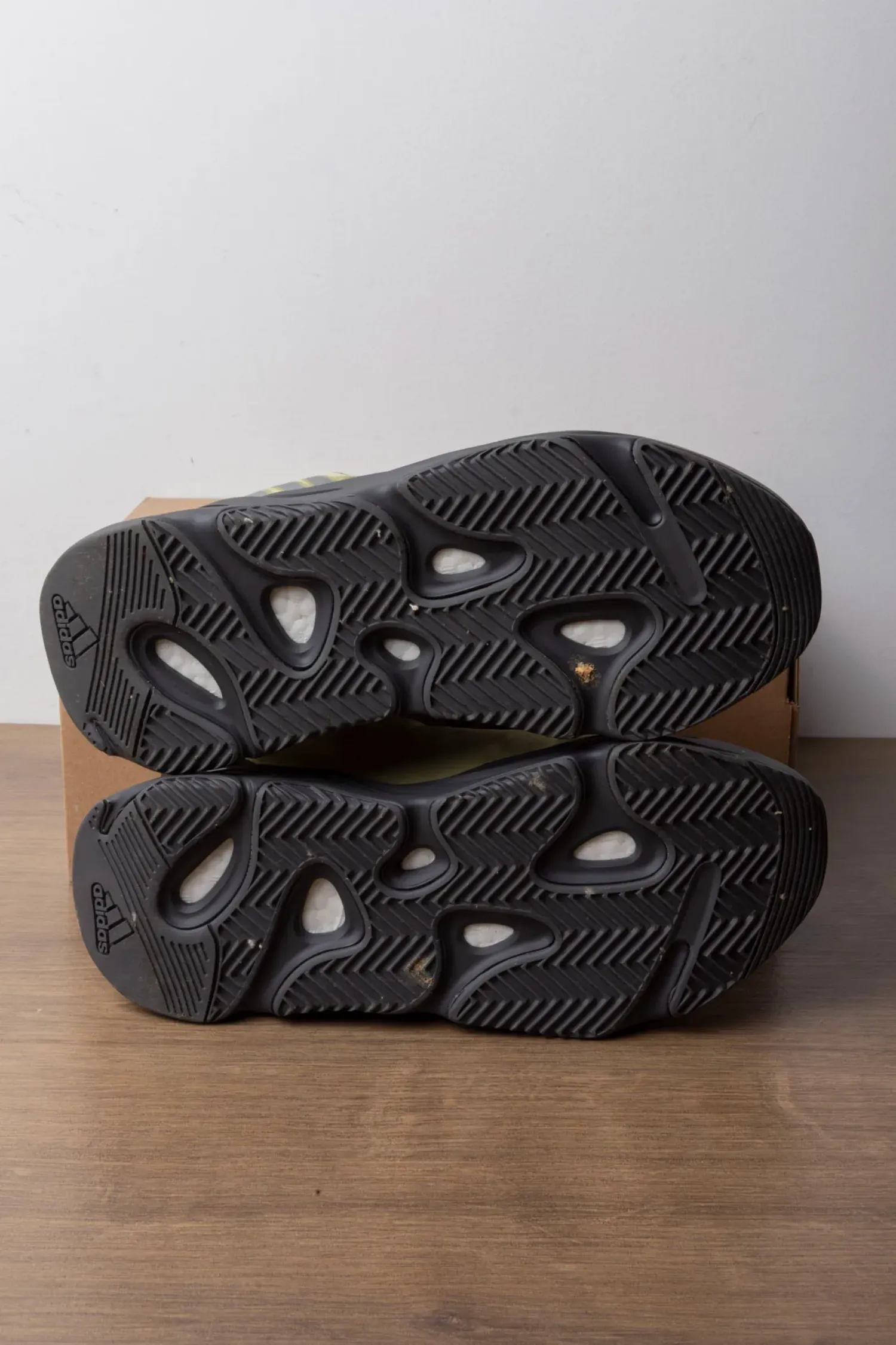 Foto 5 de Yeezy 700 MNVN Resin — 41, Usado