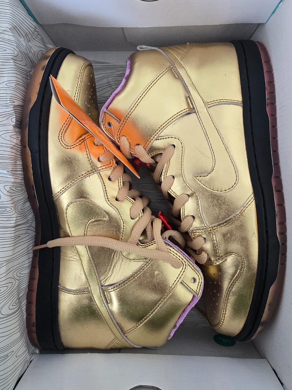Nike SB Dunk High Humidity Metallic Gold — 42, Novo