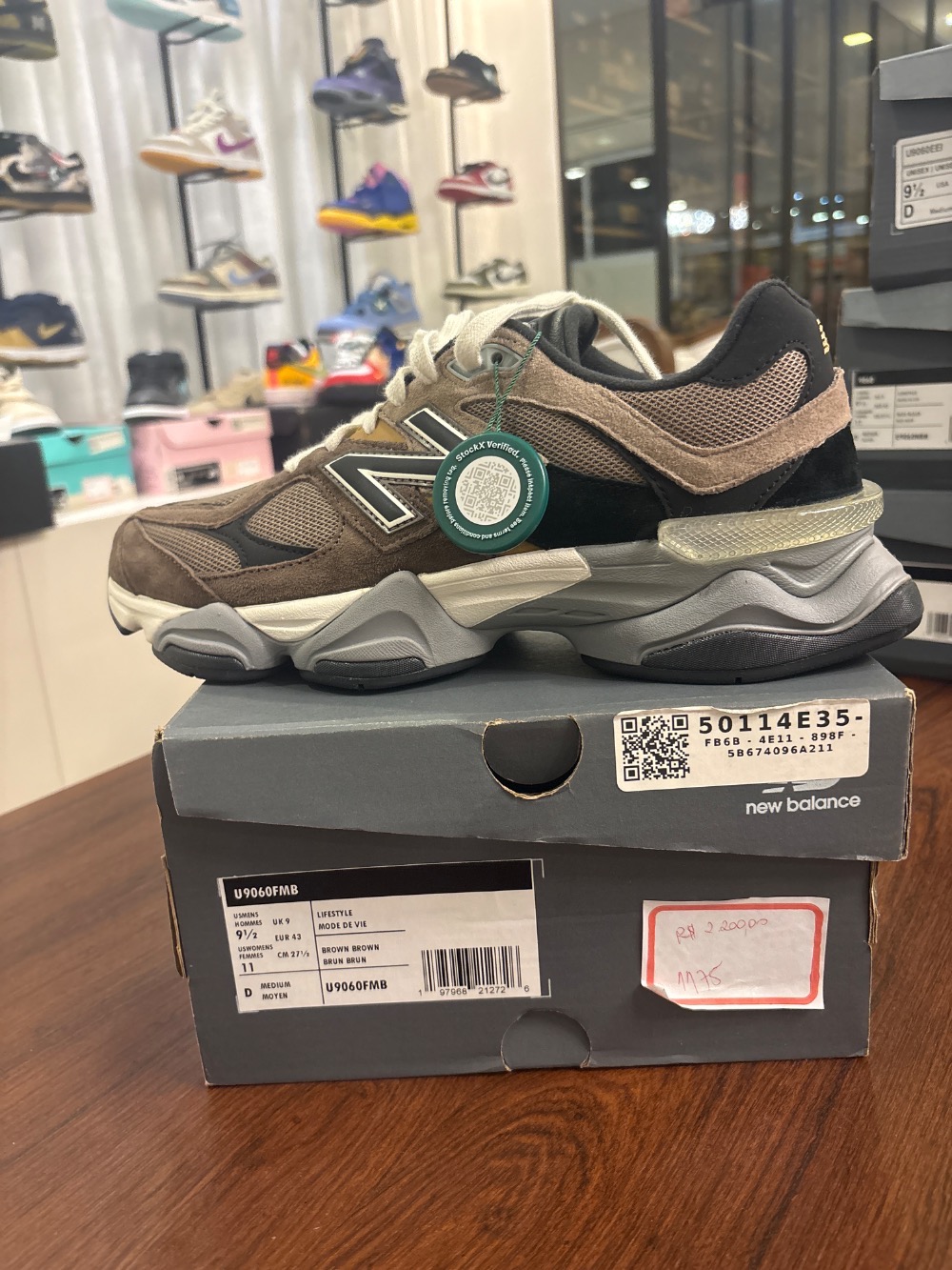 New Balance 9060 Dark Mushroom Black Grey — 41, Novo