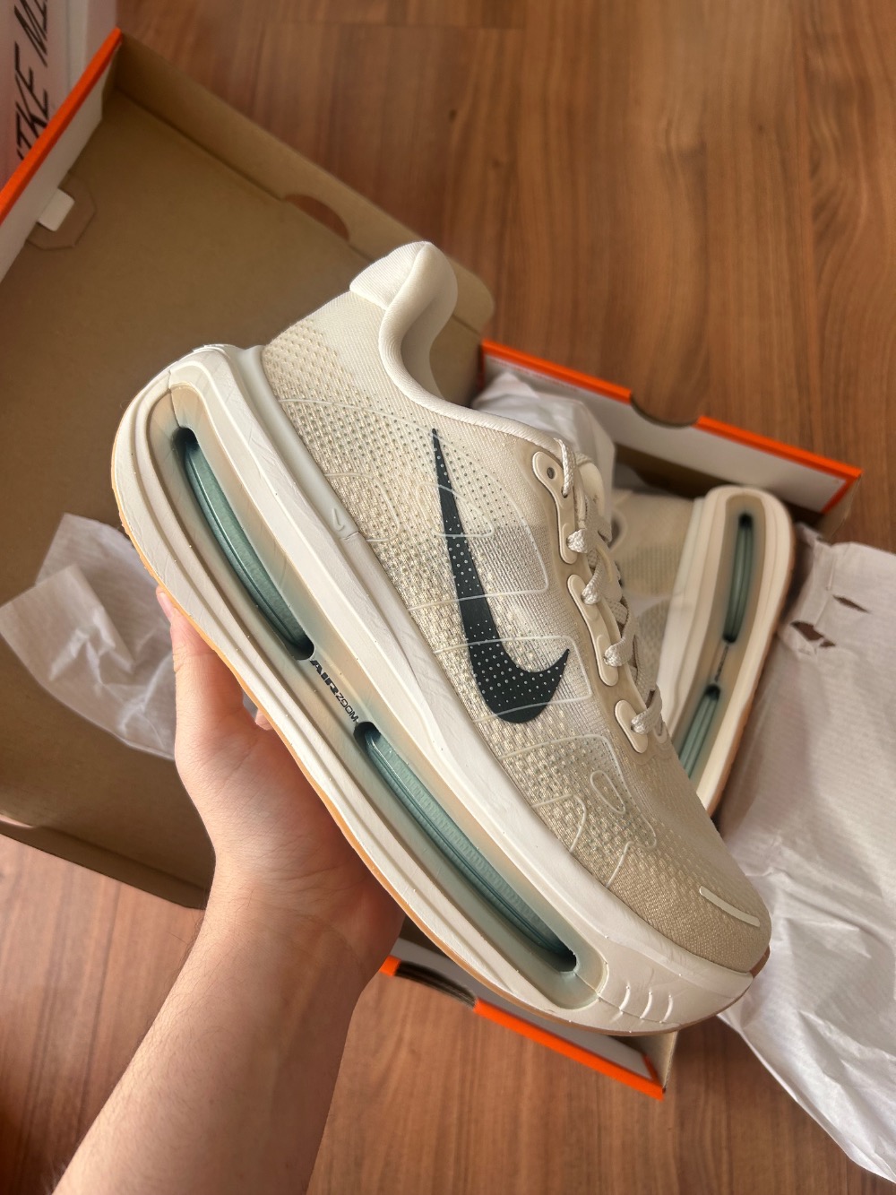 Nike Vomero Premium Pale Ivory Jade Horizon — 38, Novo