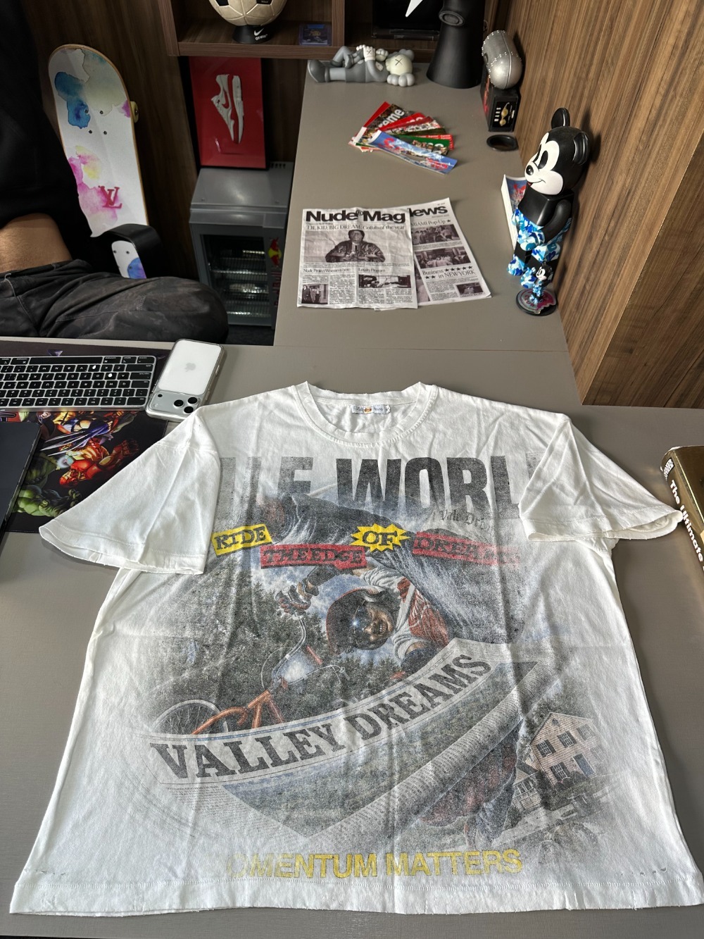 Camiseta Vale Lives Forever Newspaper White — XG, Novo
