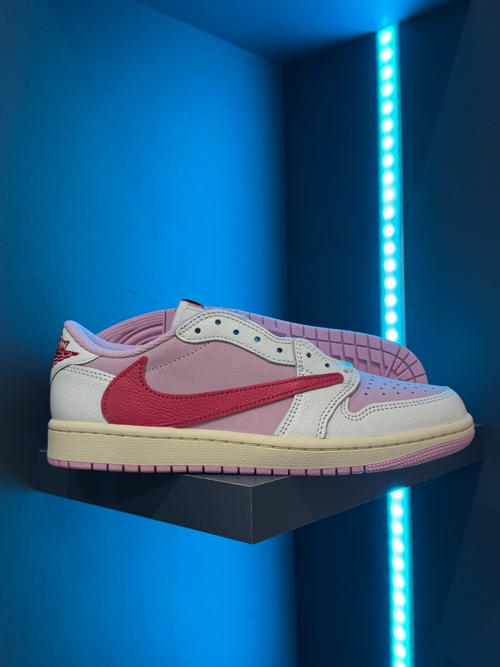 Travis Scott x Air Jordan 1 Low OG SP Sail Tropical Pink — 39, Novo