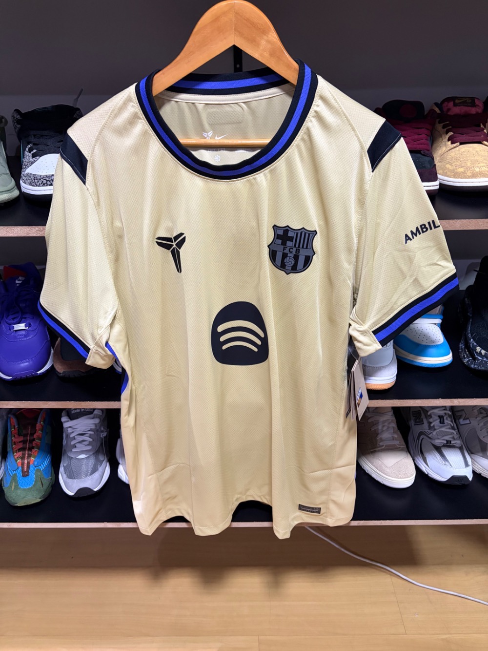 Camiseta Nike Kobe II Barcelona 2025/26 Torcedor Pro Beige — XG, Novo