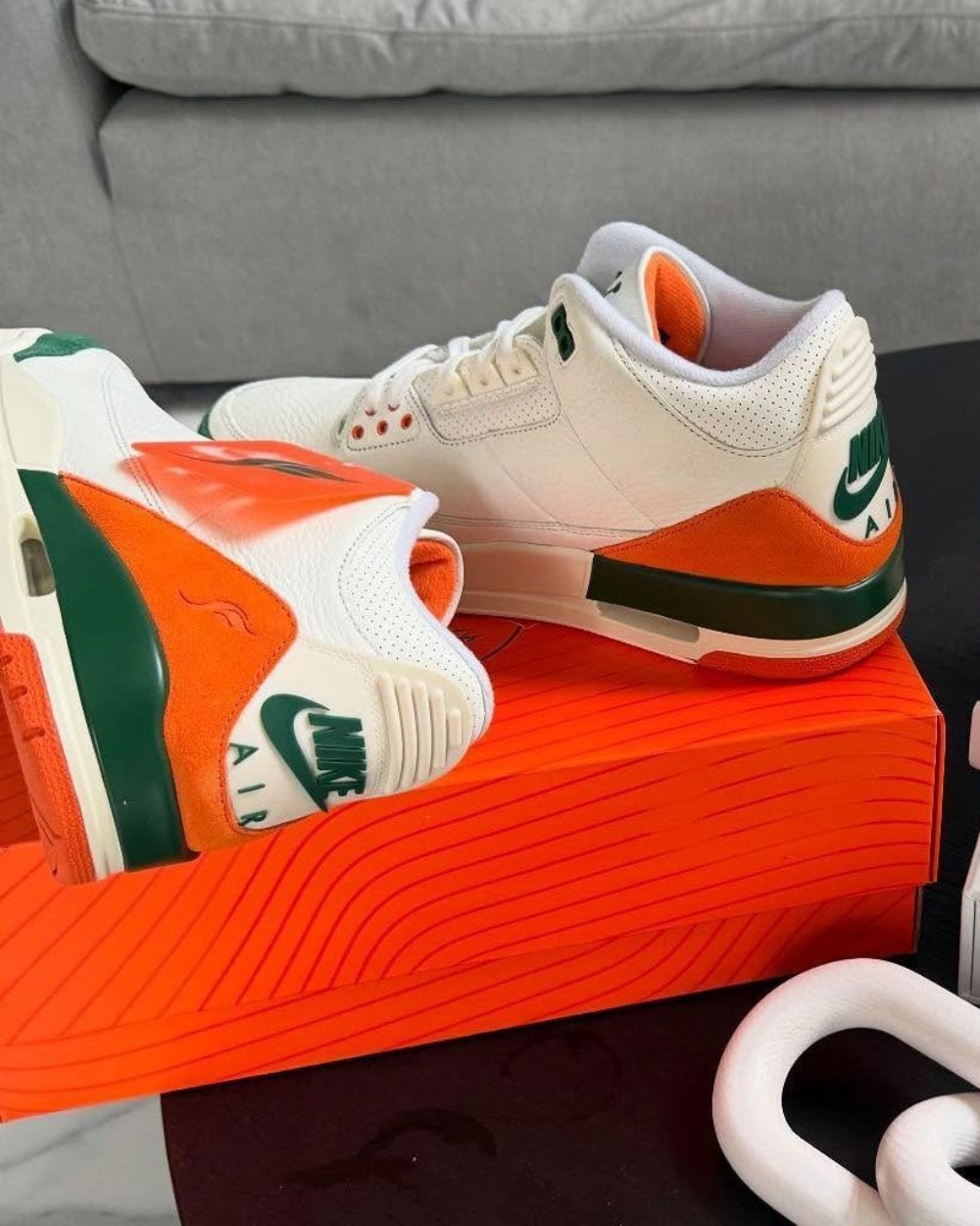 SoleFly x Air Jordan 3 Miami — 44, Novo