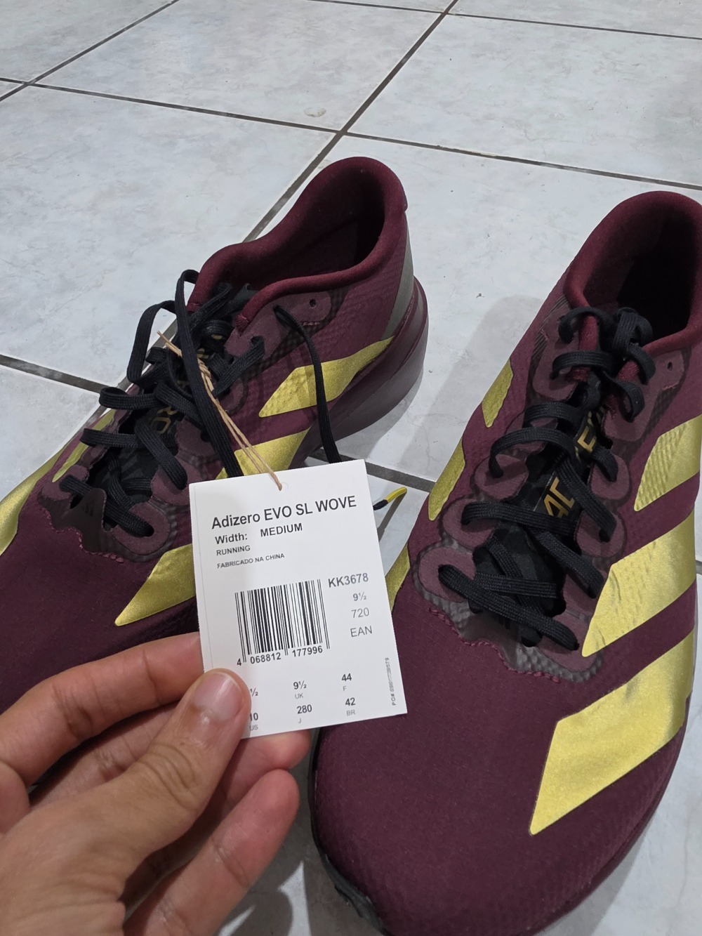adidas Adizero EVO SL Maroon Gold Metallic Core Black — 42, Novo
