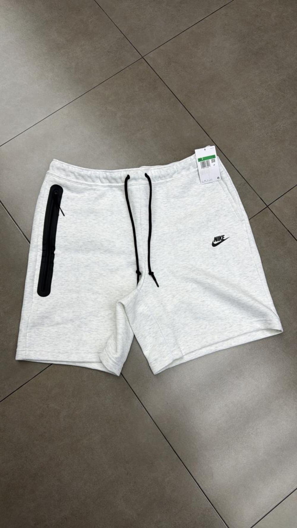 Bermuda Nike Sportswear Tech Fleece Birch Heather Black — XG, Novo