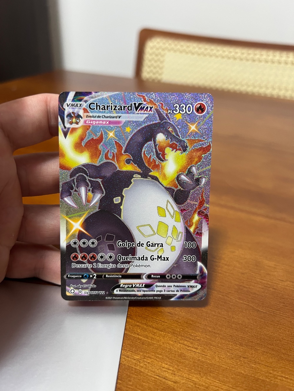 Charizard VMAX (SV107/SV122) Destinos Brilhantes Pokémon TCG — Lightly Played, Usado