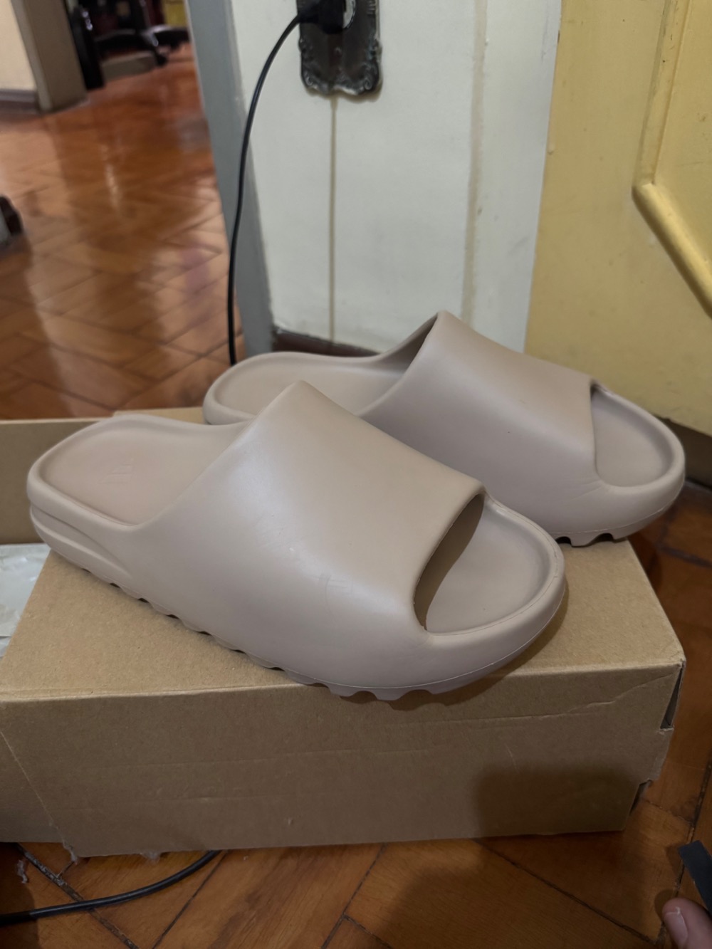 Yeezy Slide Pure (2022) — 40 / 41, Usado