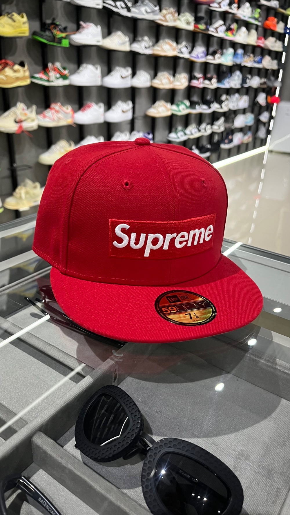 New Era x Boné Supreme Rings Box Logo Red SS26-W14 — 7-1/4, Novo