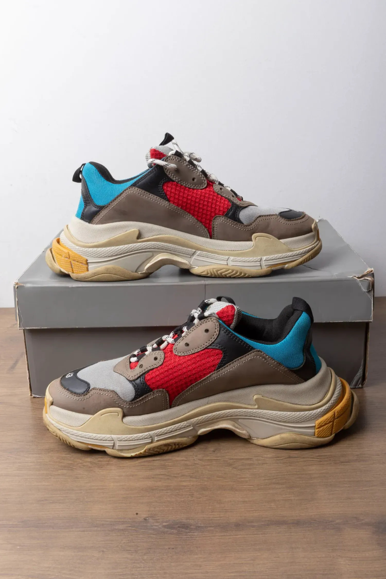 Foto 3 de Balenciaga Triple S Grey Red Blue — 41, Usado