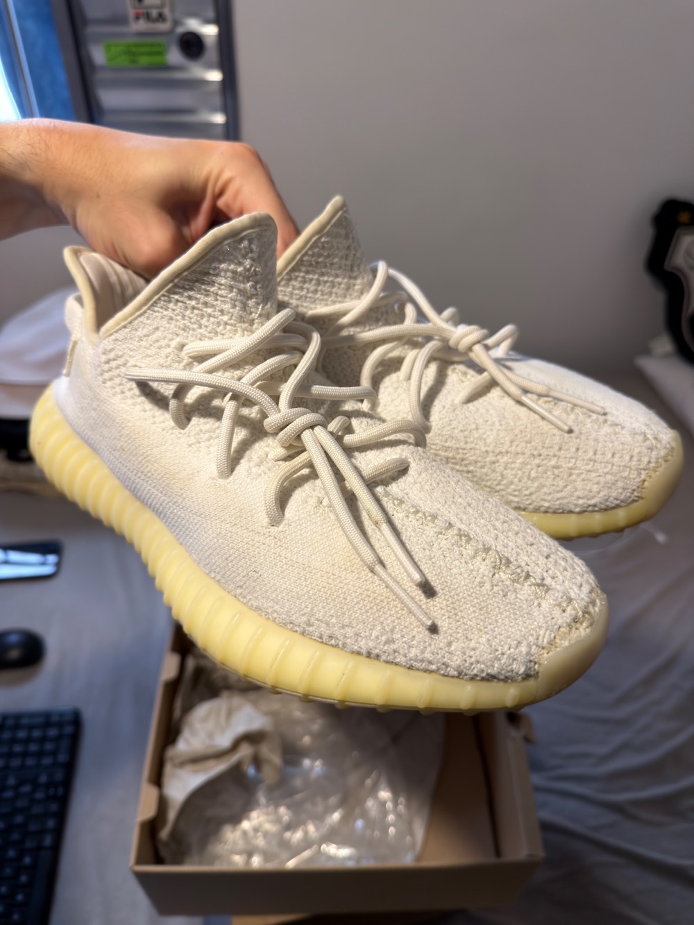 Yeezy Boost 350 V2 Cream White — 42, Usado