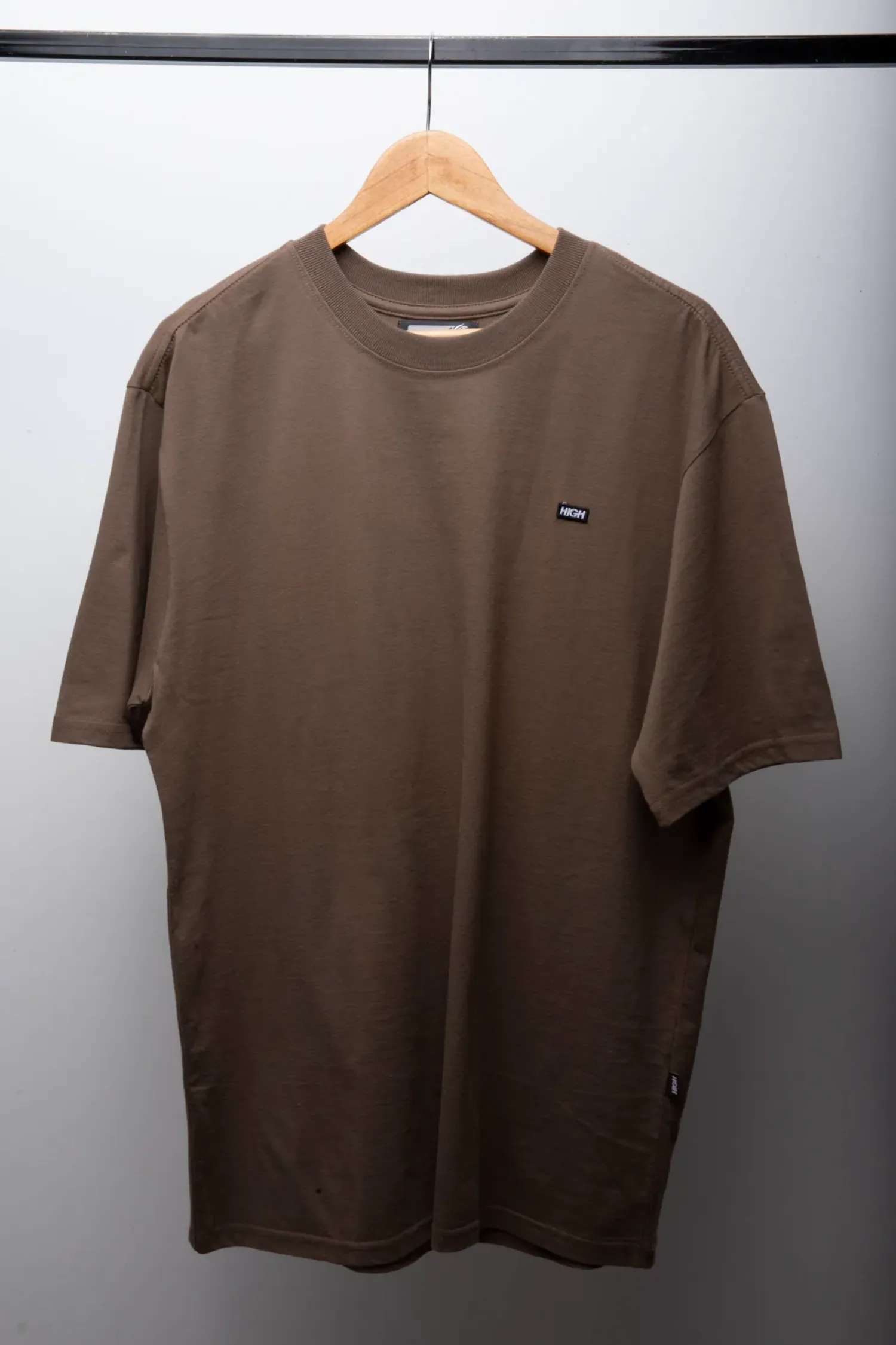 Camiseta High Company Chain Brown — M / G / XG / XXG, Novo