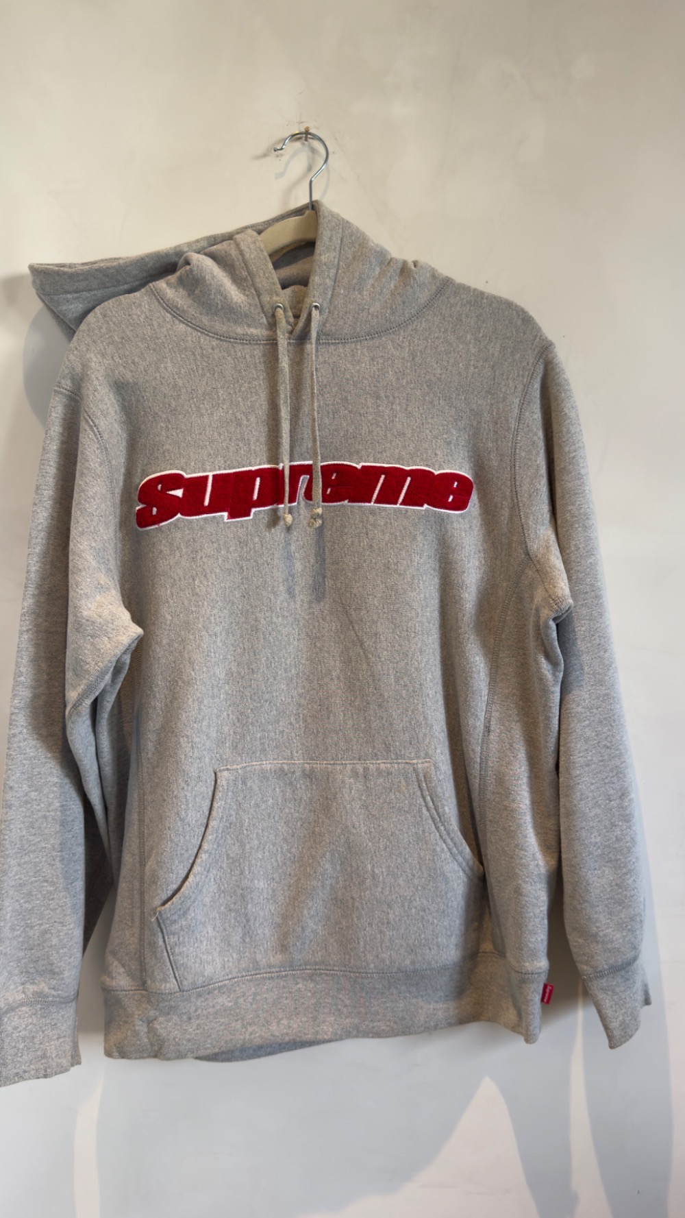 Moletom Supreme Satin Appliqué Heather Grey SS26-W9 — M, Usado