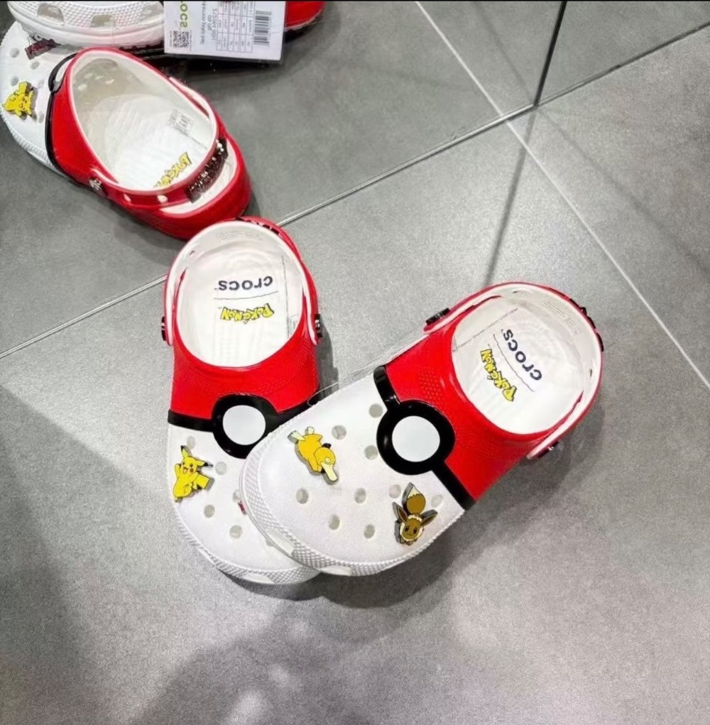 Pokémon x Crocs Poké Ball Classic Clog White Red — 41, Novo