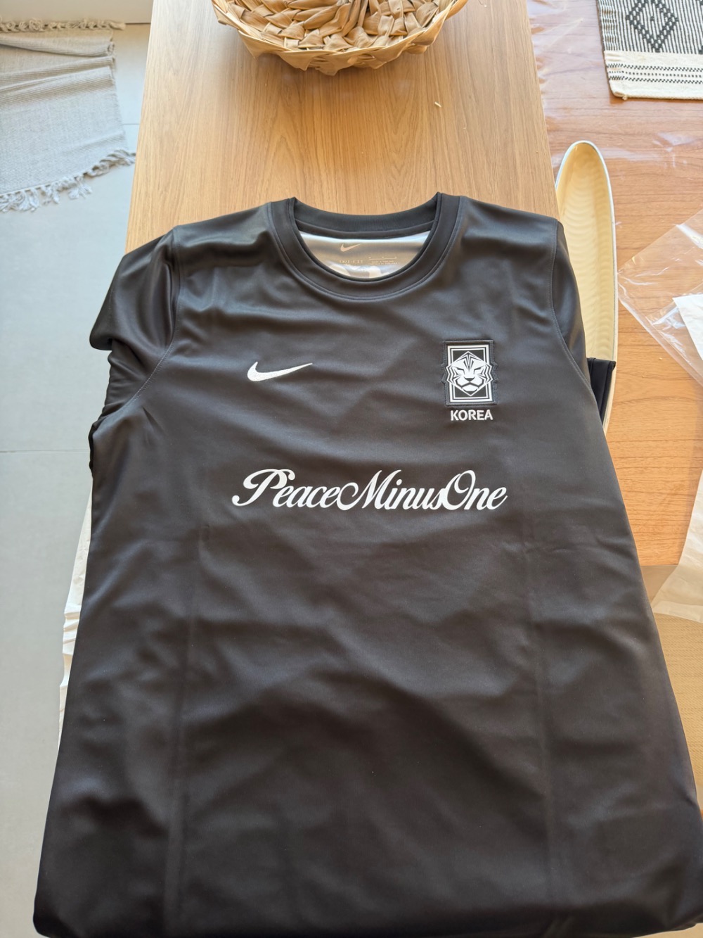 PEACEMINUSONE x South Korea x Nike Camiseta Korea Black (Asian Size) — M, Novo