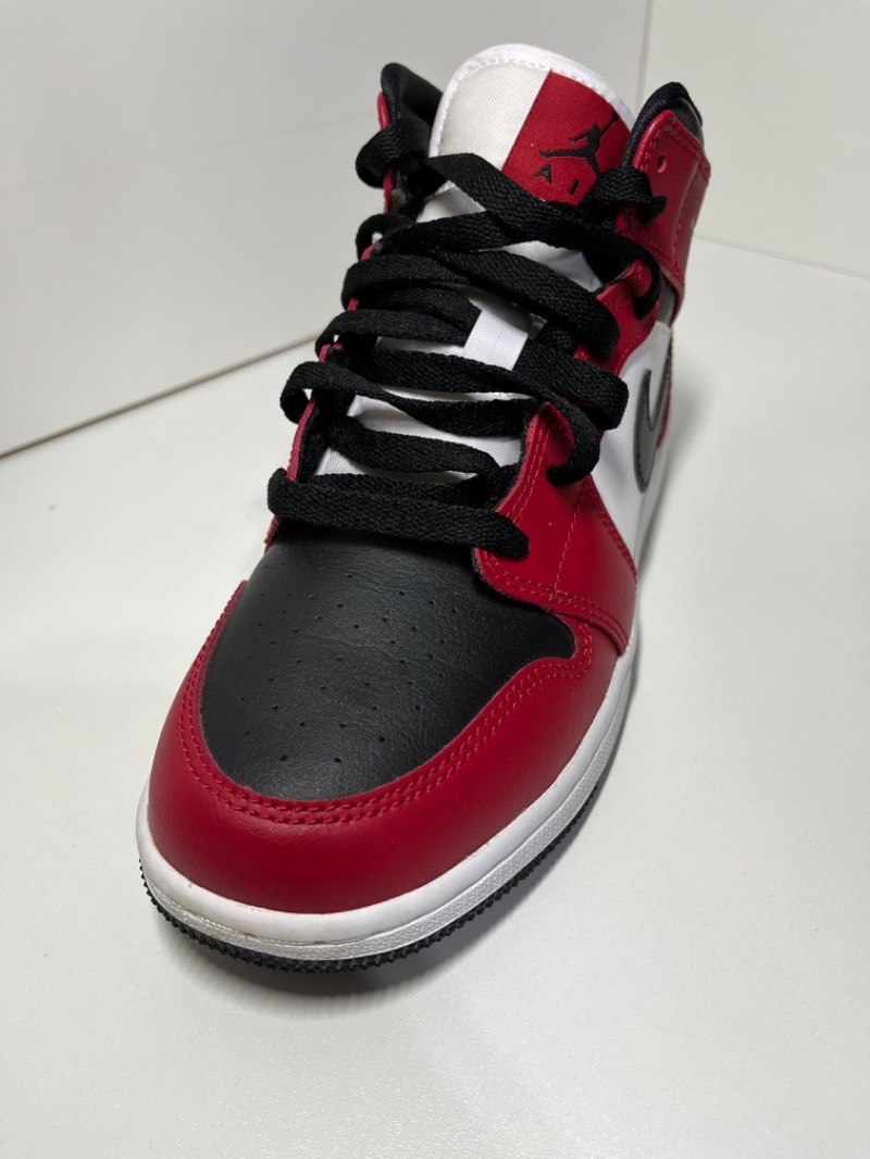 Foto 3 de Air Jordan 1 Mid GS Chicago Black Toe — 36, Usado