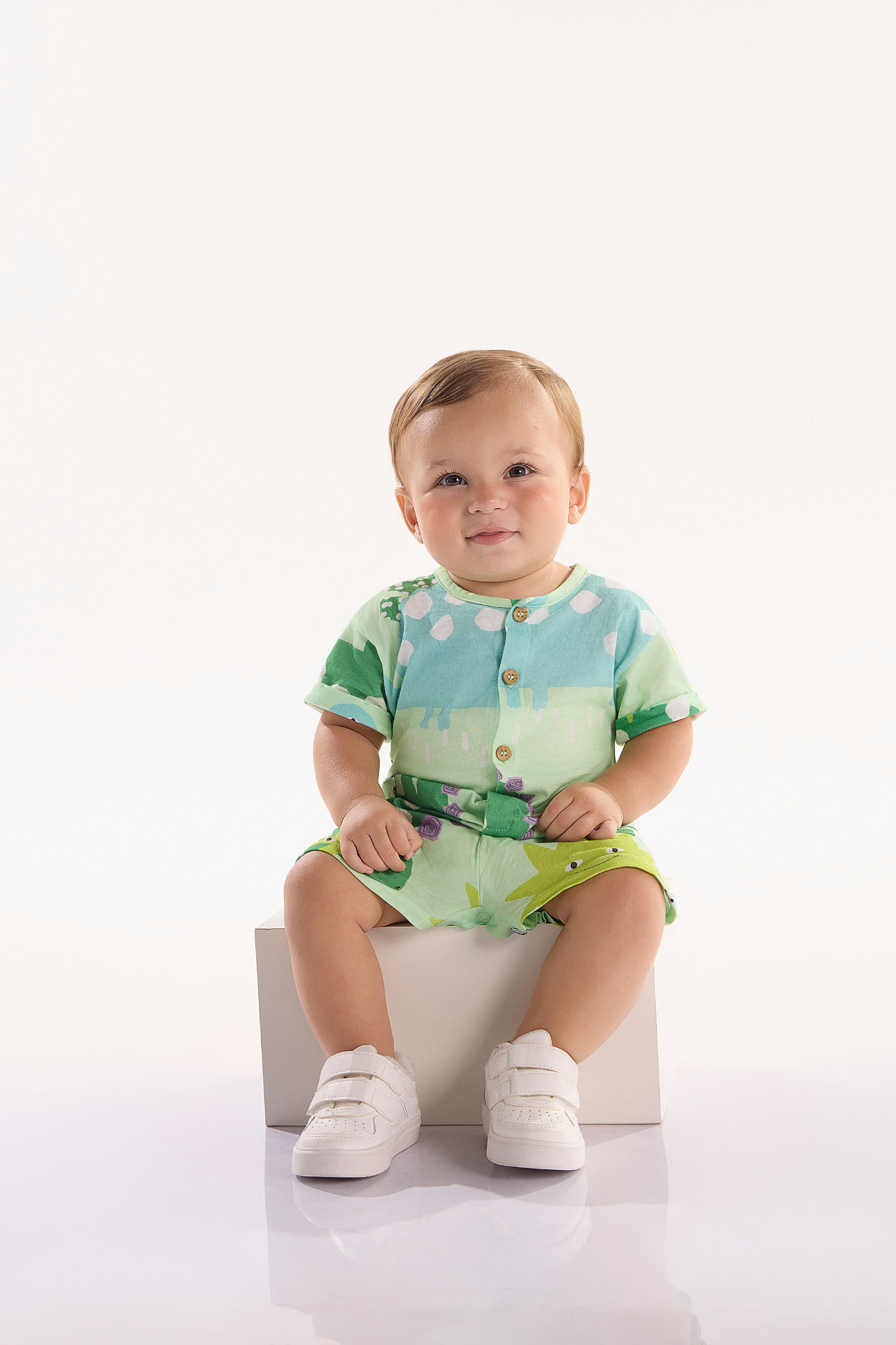 Macaquinho Bebê Menino Dinos em Meia Malha (Verde) Três e Já — 3 M