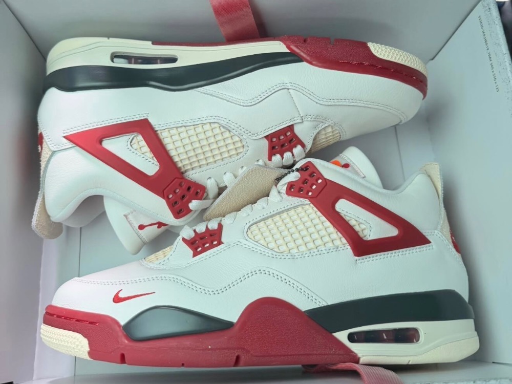 Nigel Sylvester x Air Jordan 4 Brick After Brick — 44, Novo