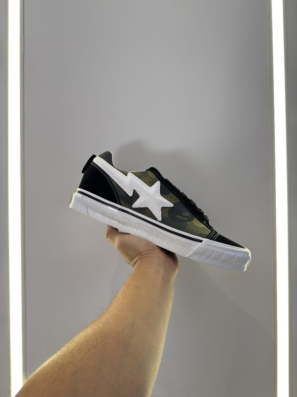 BAPE x Vans Premium Knu Skool Camo Green — 40 / 42 / 43, Novo